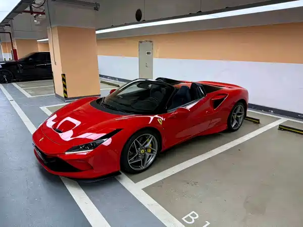Ferrari F8 2021