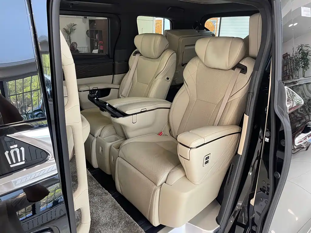 Toyota Vellfire 2024 — фото 13
