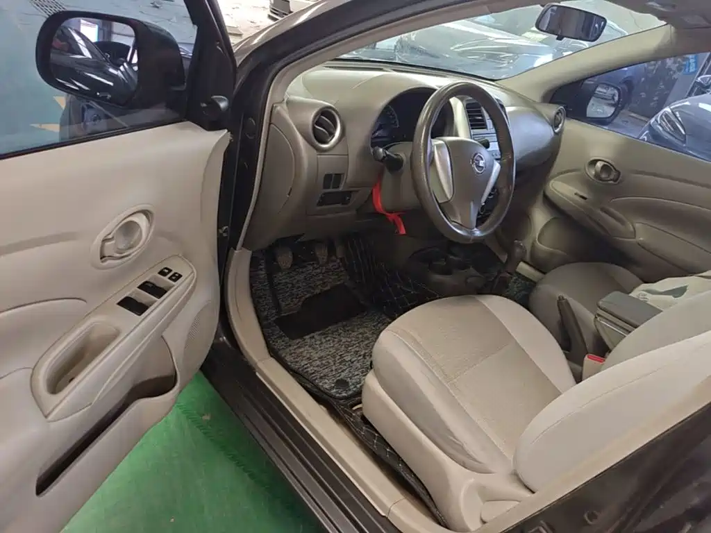 Nissan Sunny 2015 — фото 16