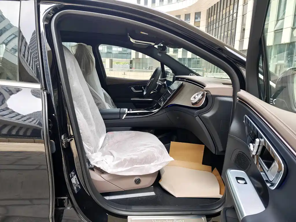 Mercedes-Benz EQE SUV 2025 — фото 22