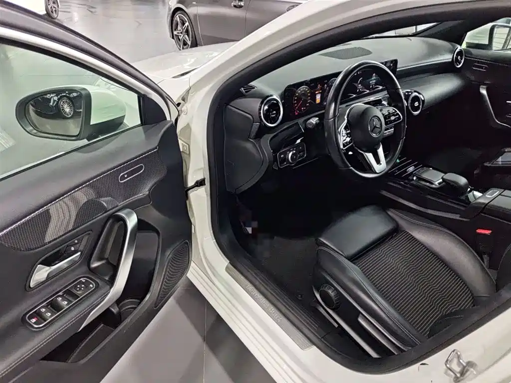 Mercedes-Benz A-Class 2023 — фото 23