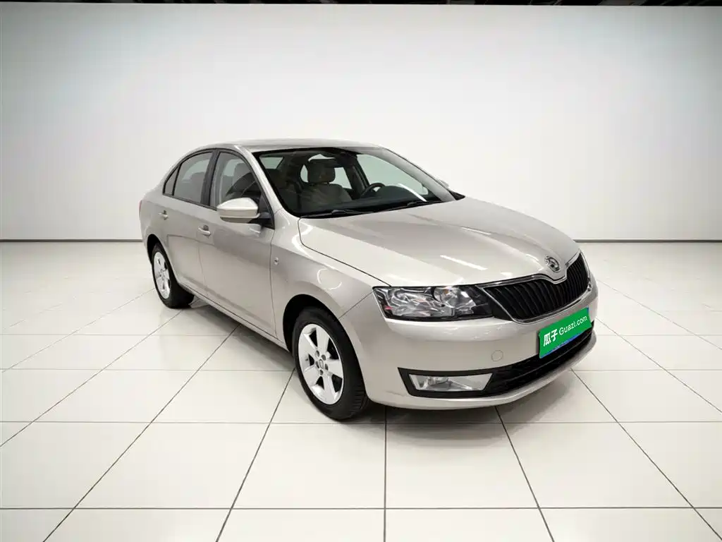 Skoda Rapid 2014 — фото 4