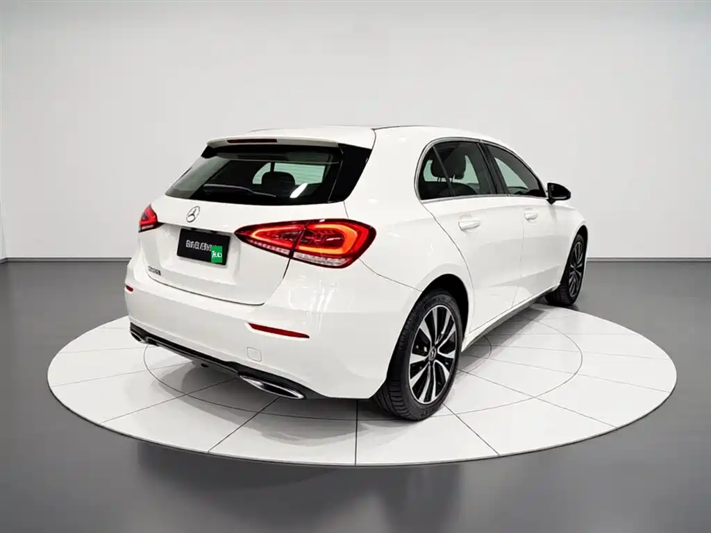 Mercedes-Benz A-Class 2023 — фото 12