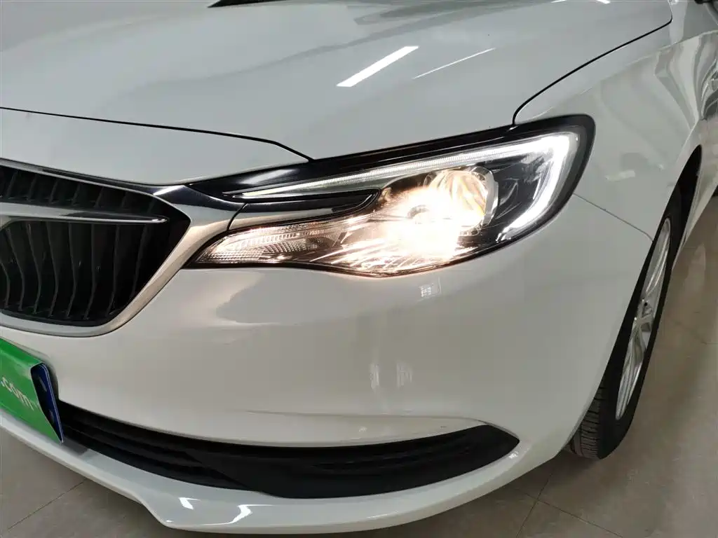 Buick Excelle 2018 — фото 18