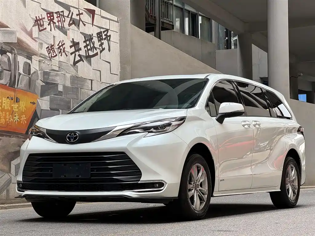 Toyota Sienna 2024