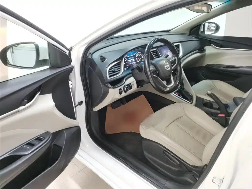 Buick Excelle 2018 — фото 12