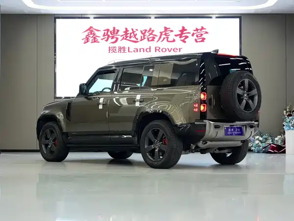 Land Rover Defender 2021
