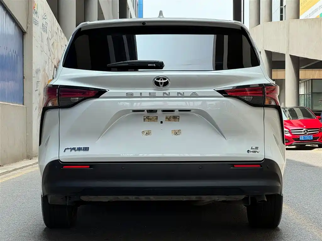 Toyota Sienna 2024