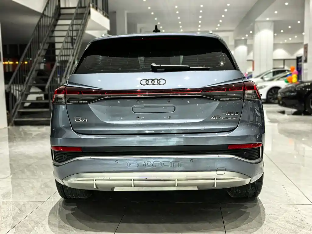 Audi Q4 e-tron 2022 — фото 5
