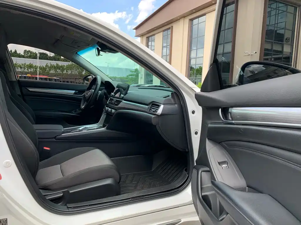 Honda Accord 2021 — фото 15