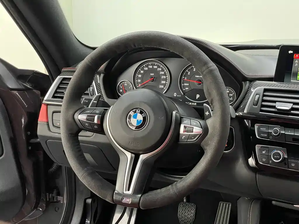 BMW M4 2018 — фото 14