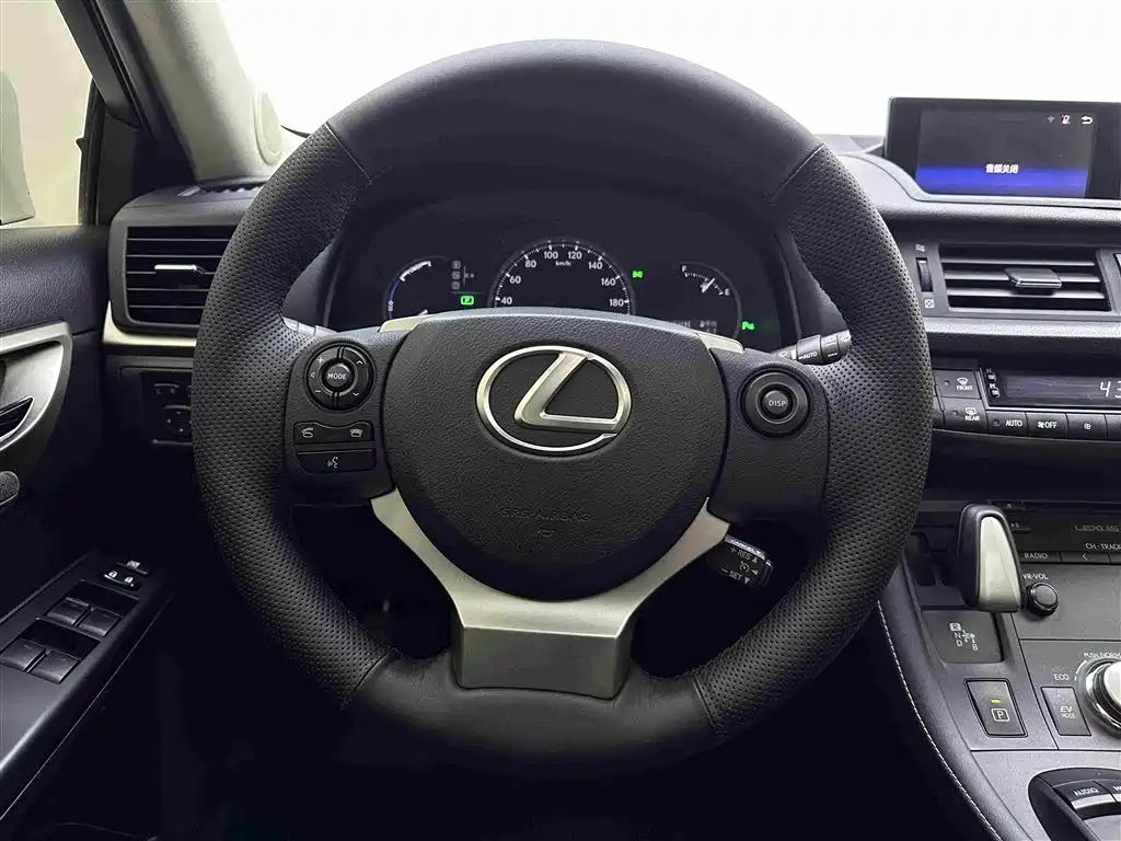 Lexus CT 2017 — фото 9