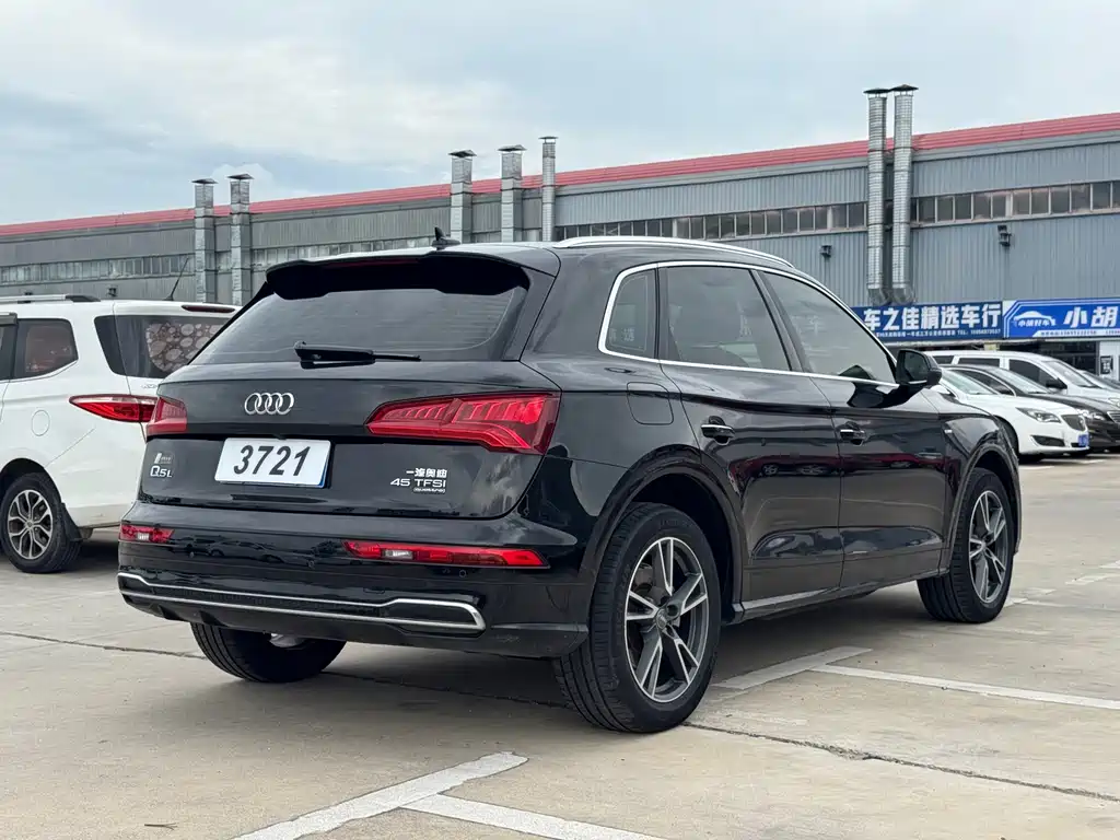 Audi Q5L 2019 — фото 4