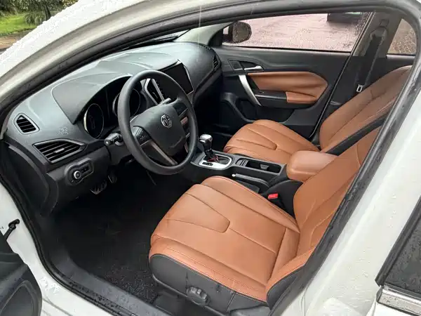 MG GT 2016
