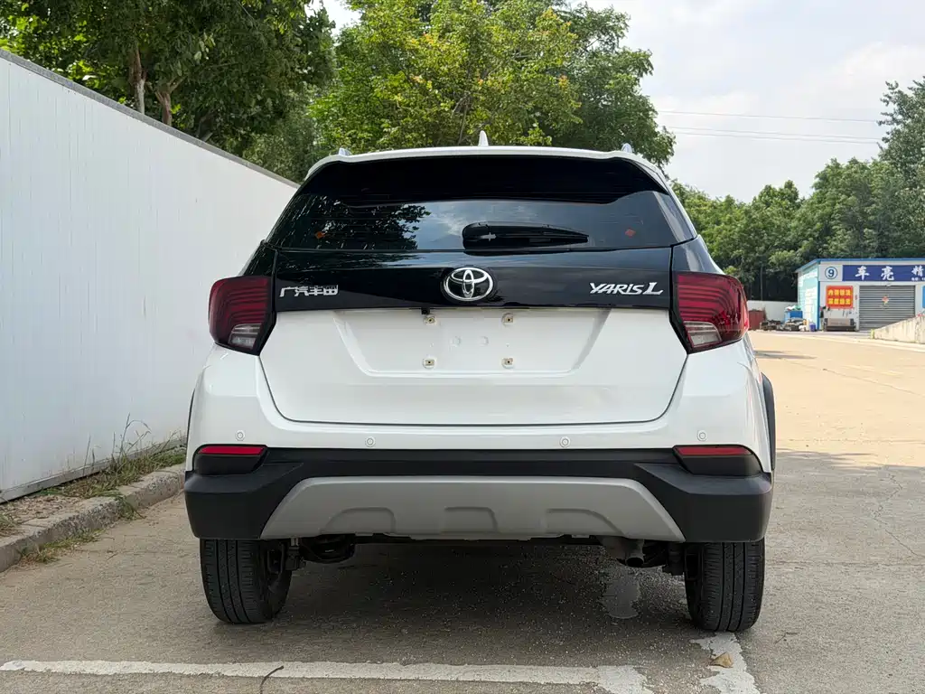 Toyota Yaris L 2023
