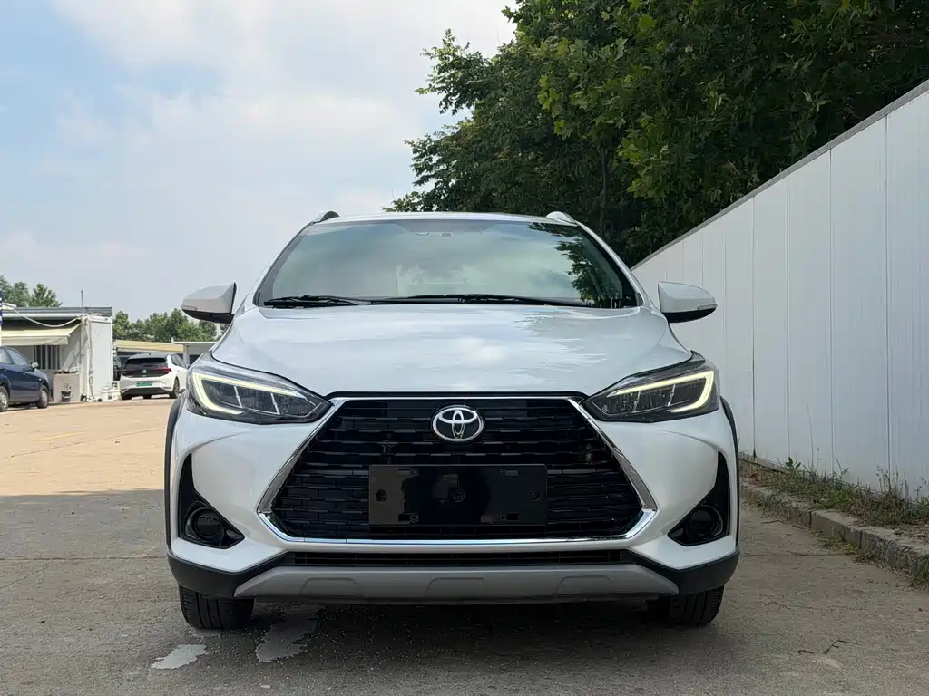 Toyota Yaris L 2023