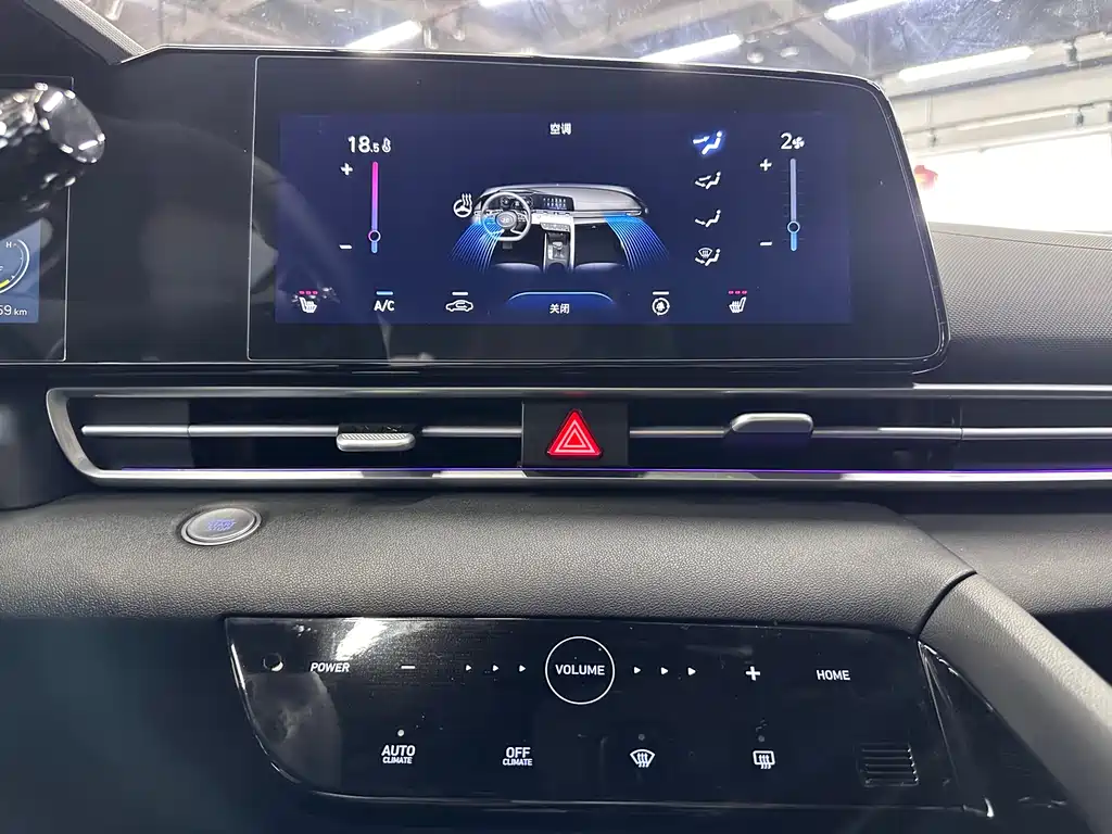 Hyundai Elantra 2022 — фото 18
