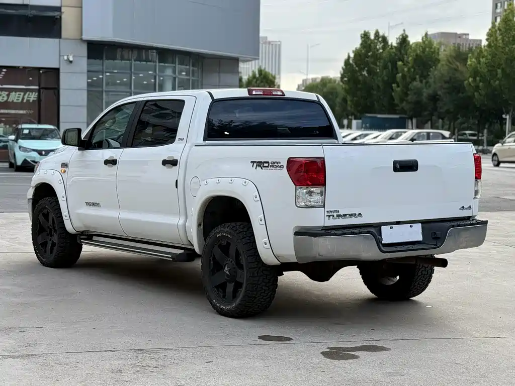 Toyota Tundra 2013 — фото 10