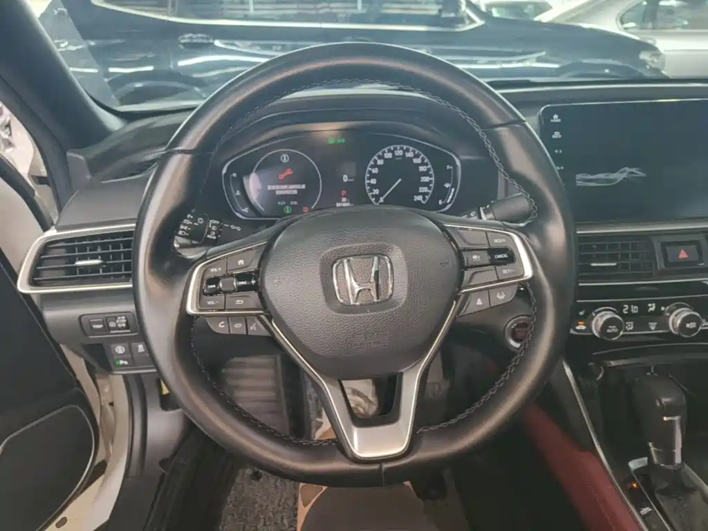 Honda Inspire 2022 — фото 11