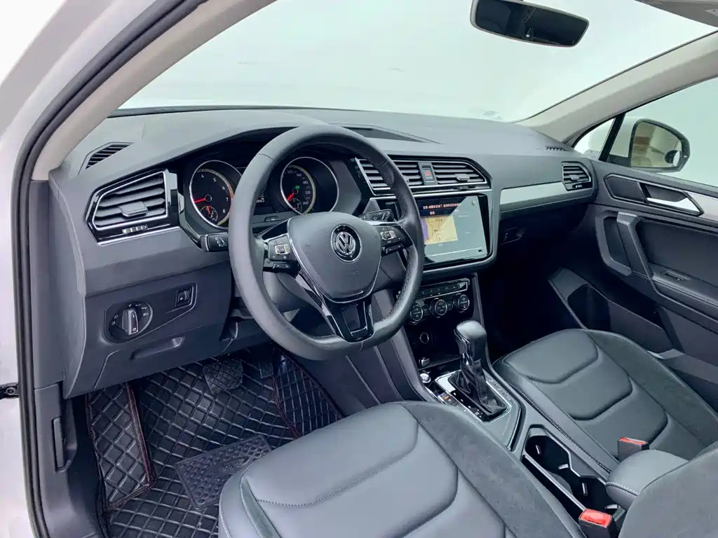 Volkswagen Tiguan L 2020 — фото 17