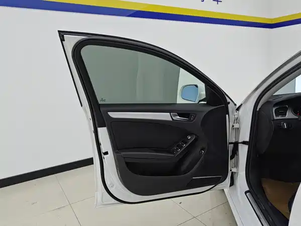 Audi A4L 2016