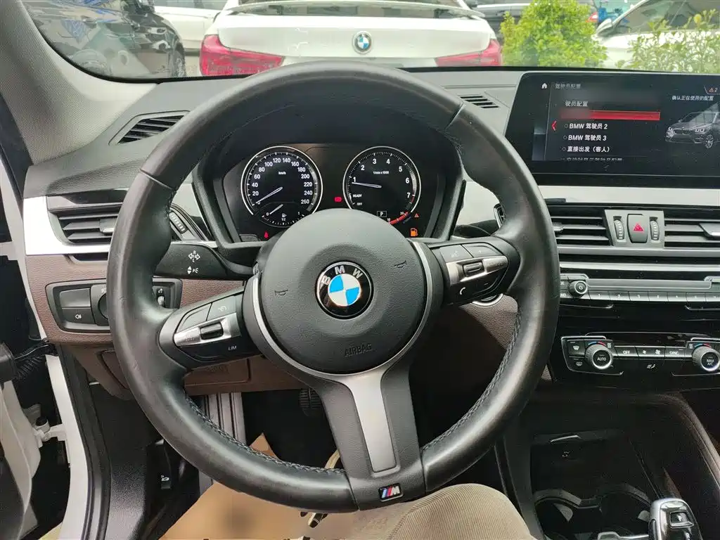 BMW X1 2021 — фото 11