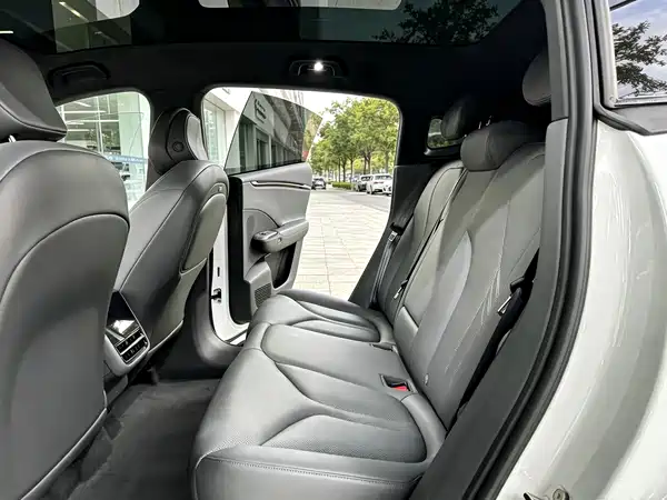 XPeng G7 2025