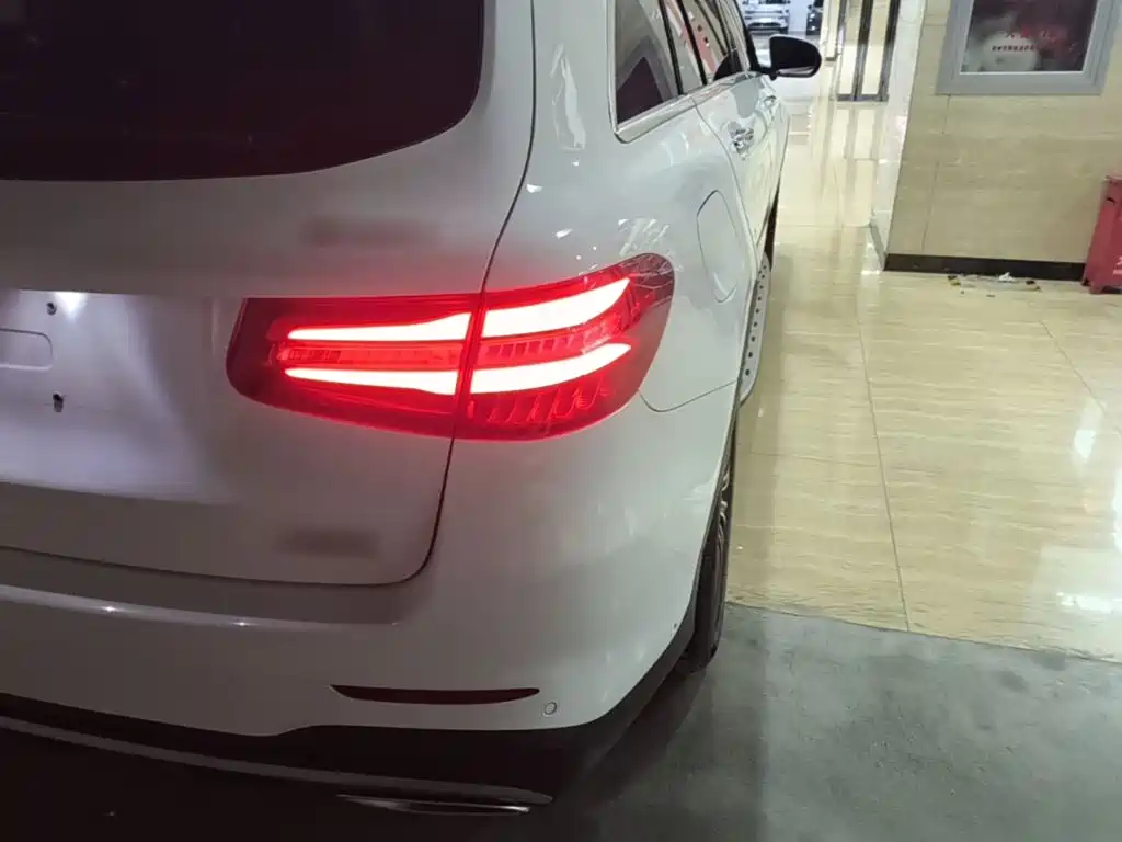 Mercedes-Benz GLC 2018 — фото 8