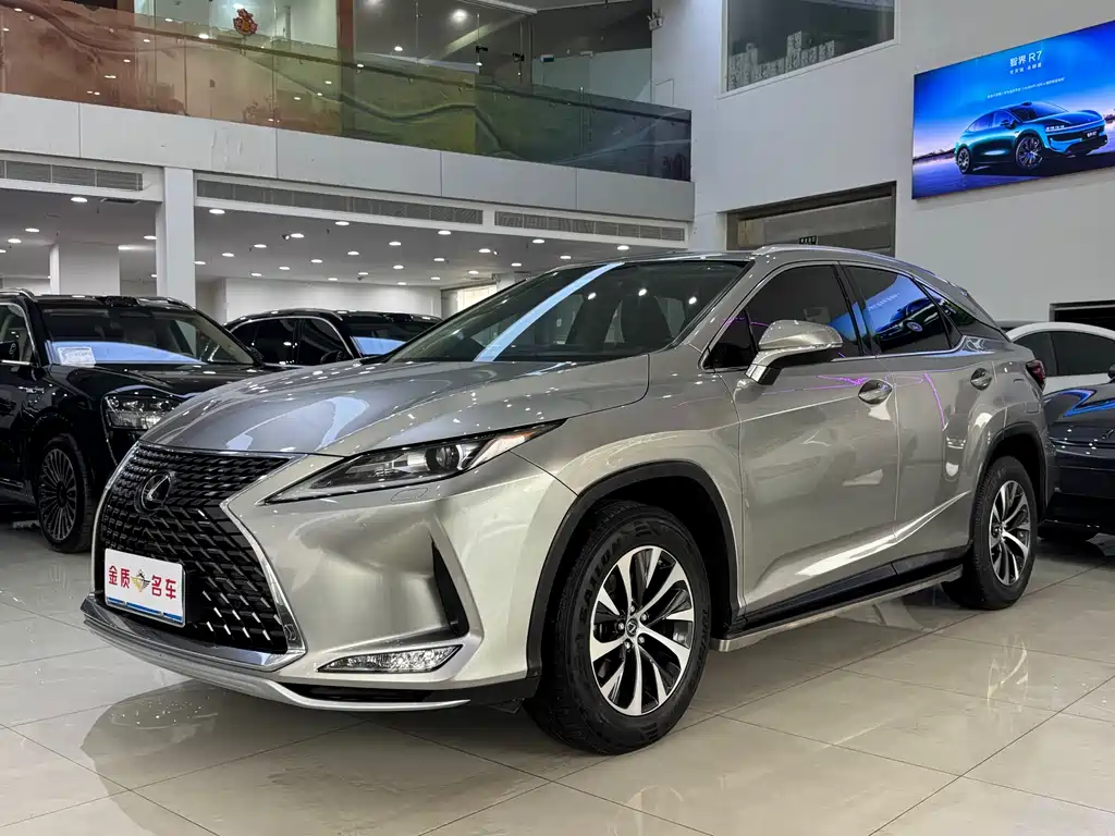 Lexus RX 2020 — фото 1