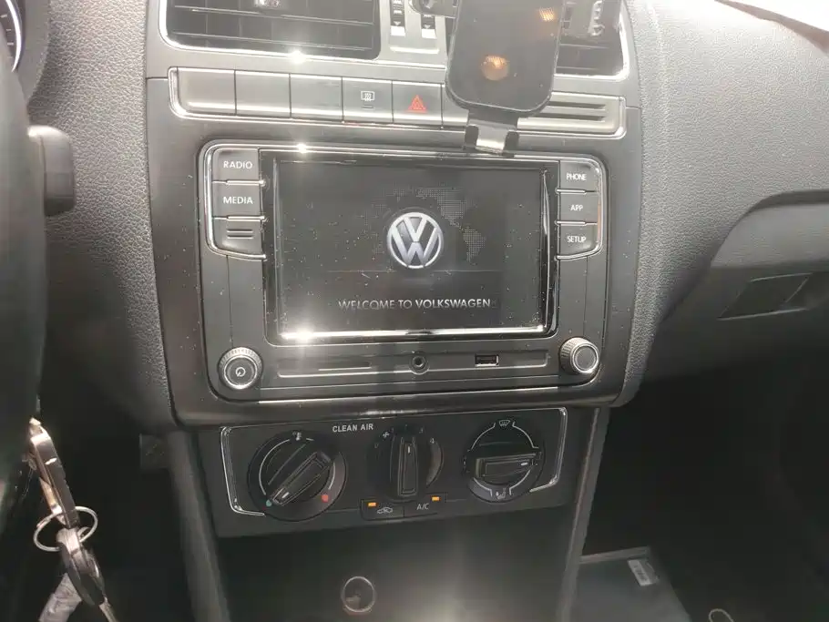 Volkswagen Polo 2017 — фото 13