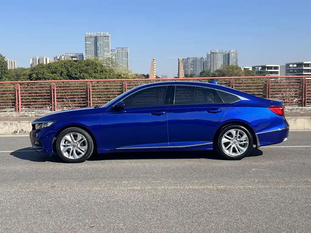 Honda Accord 2019 — фото 19