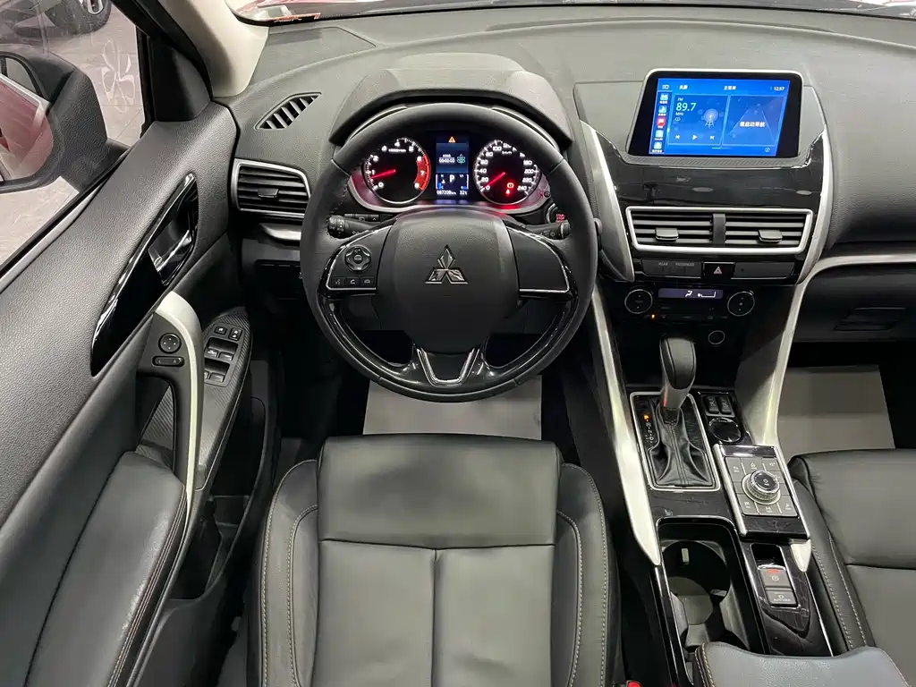 Mitsubishi Eclipse Cross 2020 — фото 12
