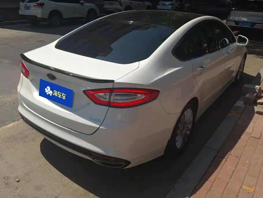 Ford Mondeo 2015 — фото 3