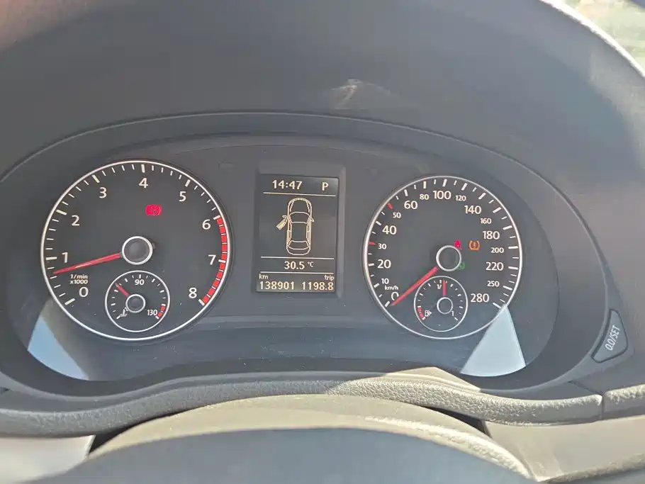 Volkswagen Passat 2015 — фото 14