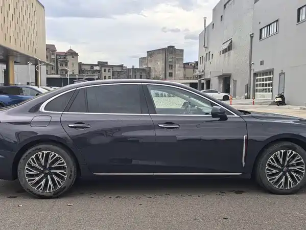 Hongqi H5 2024