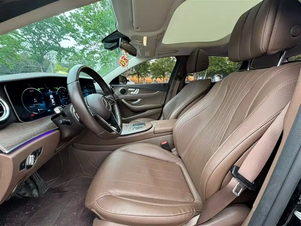 Mercedes-Benz E-Class 2023 — фото 13