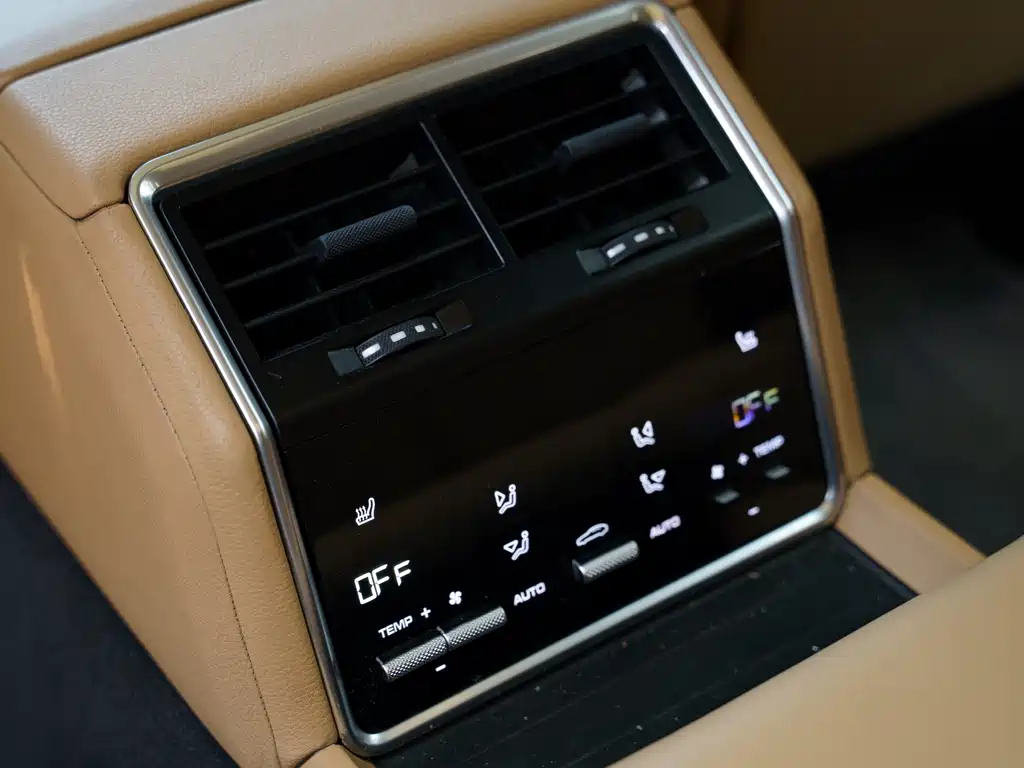 Porsche Panamera 2018 — фото 12