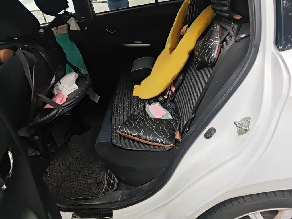 Toyota Yaris L 2015 — фото 15