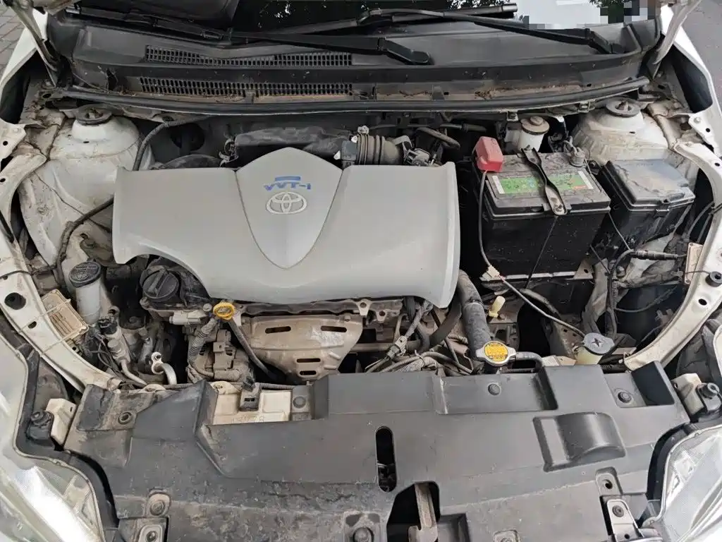 Toyota Yaris L 2015 — фото 11