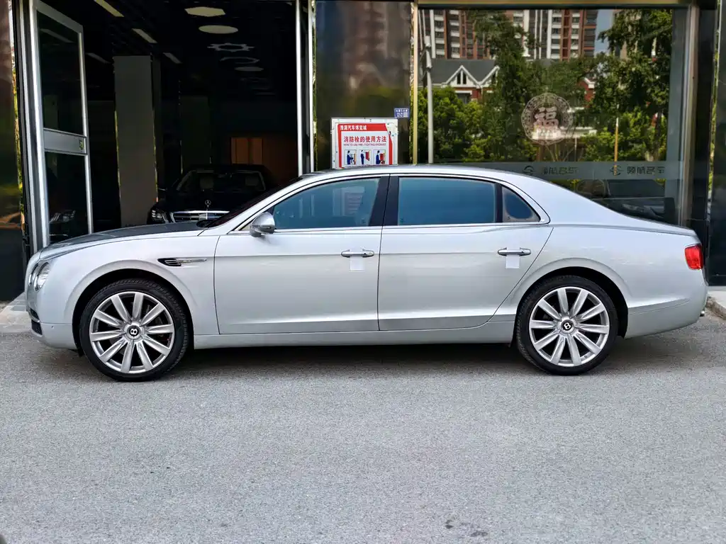 Bentley Flying Spur 2016 — фото 25
