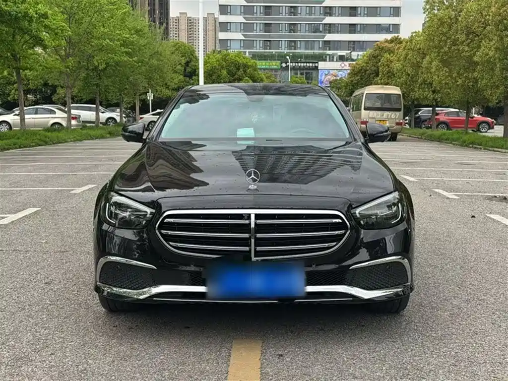 Mercedes-Benz E-Class 2023 — фото 22