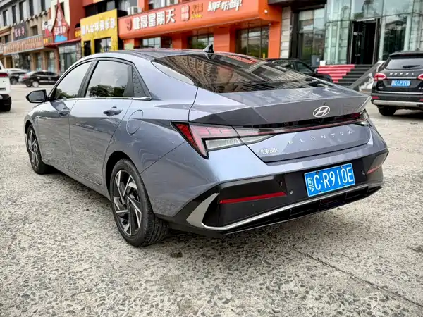 Hyundai Elantra 2023
