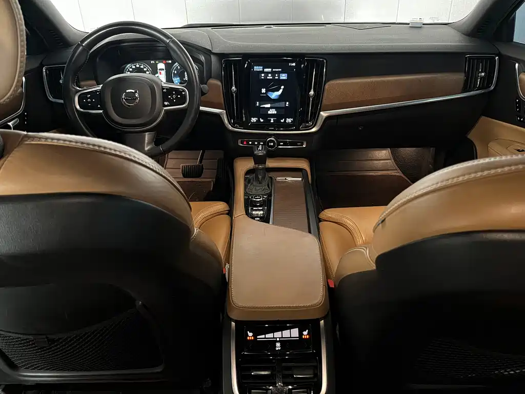 Volvo S90 2017 — фото 14