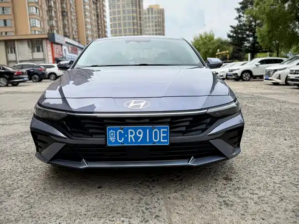 Hyundai Elantra 2023