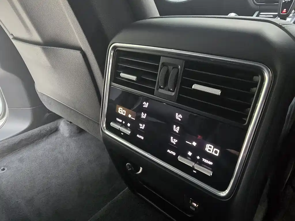 Porsche Cayenne 2018 — фото 11