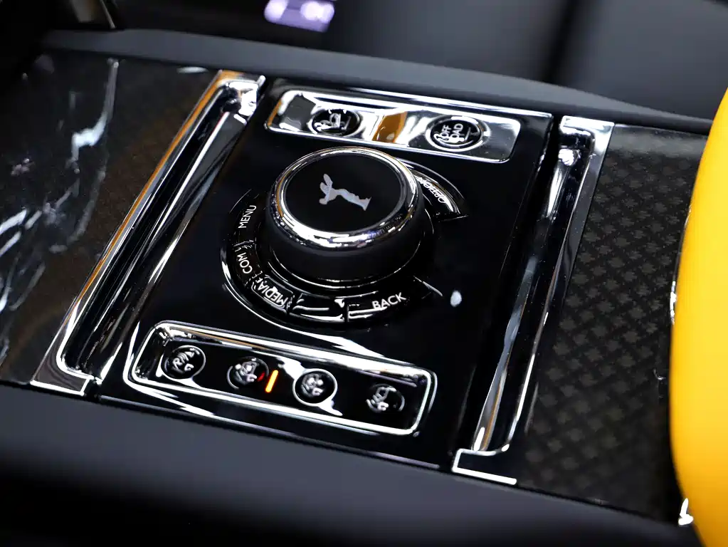 Rolls-Royce Cullinan 2023 — фото 10