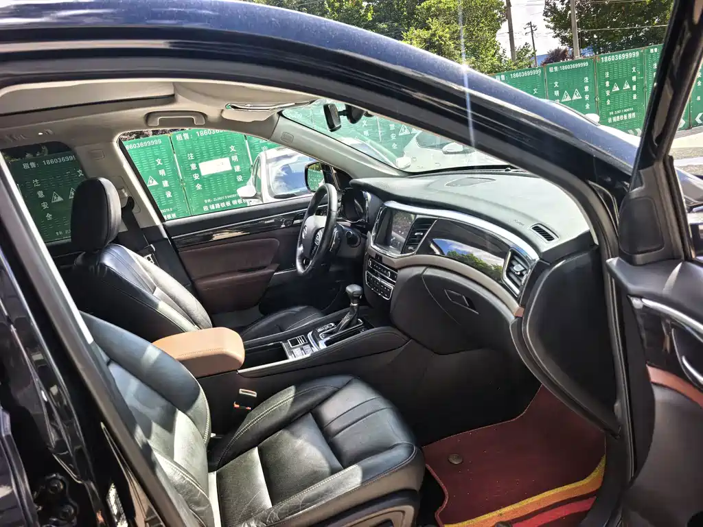 GAC Trumpchi GS8 2017 — фото 15
