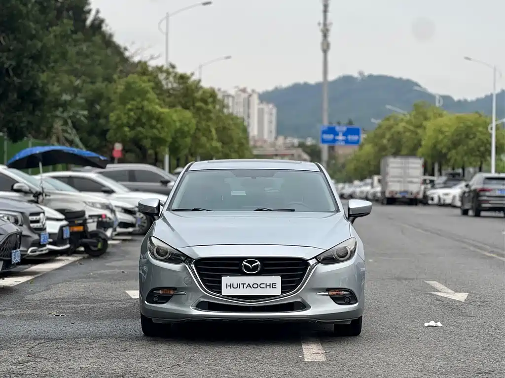 Mazda 3 Axela 2017 — фото 2
