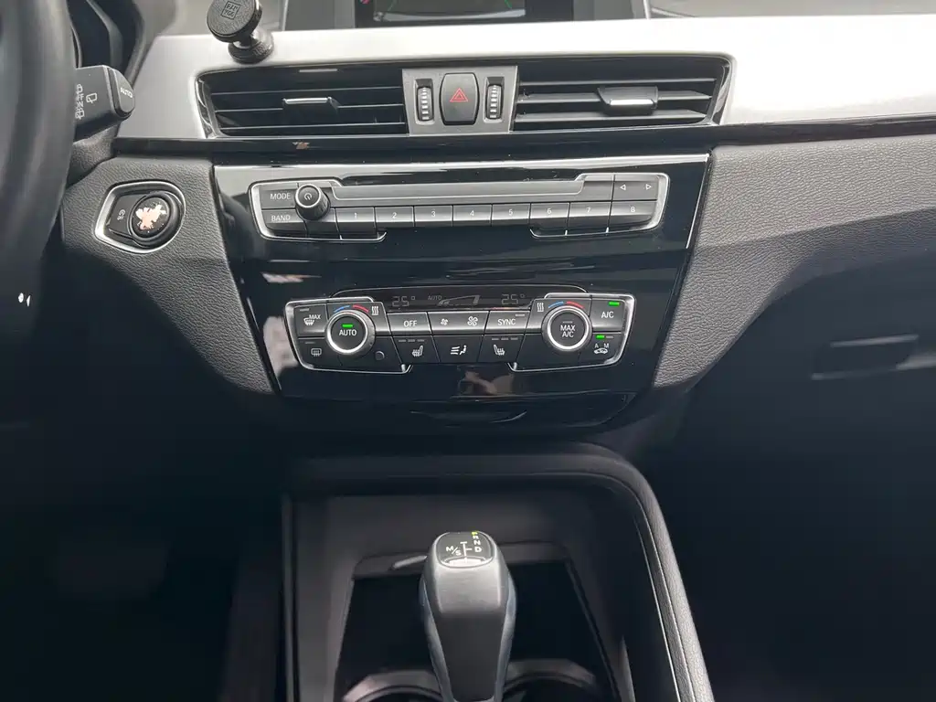 BMW X1 2017 — фото 14