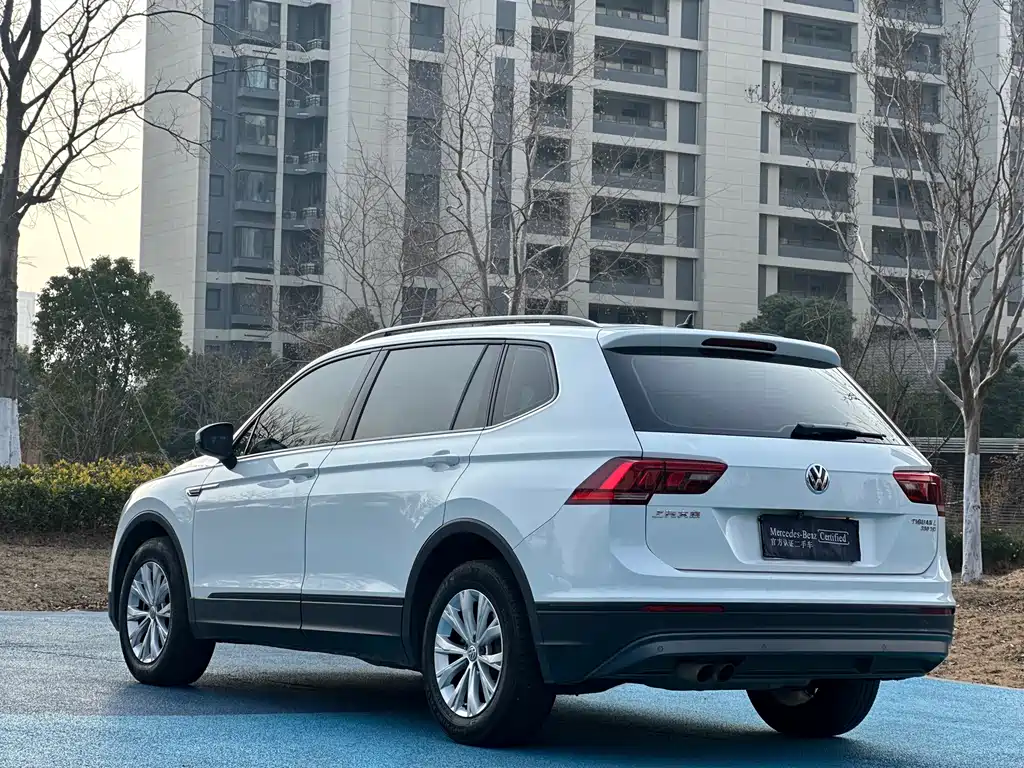 Volkswagen Tiguan L 2018 — фото 10